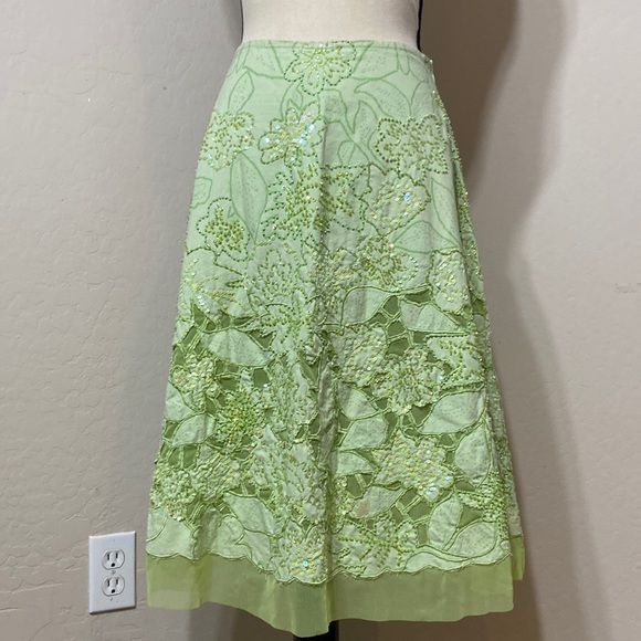 Basil & Maude Dresses & Skirts - Basil & Maude Green Skirt Size 2 Shiny Floral Design